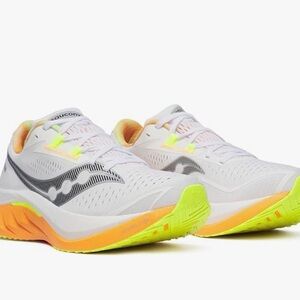 Saucony White and Neon Running Shoes
Endorphin Speed 4 size 9 clean just wash